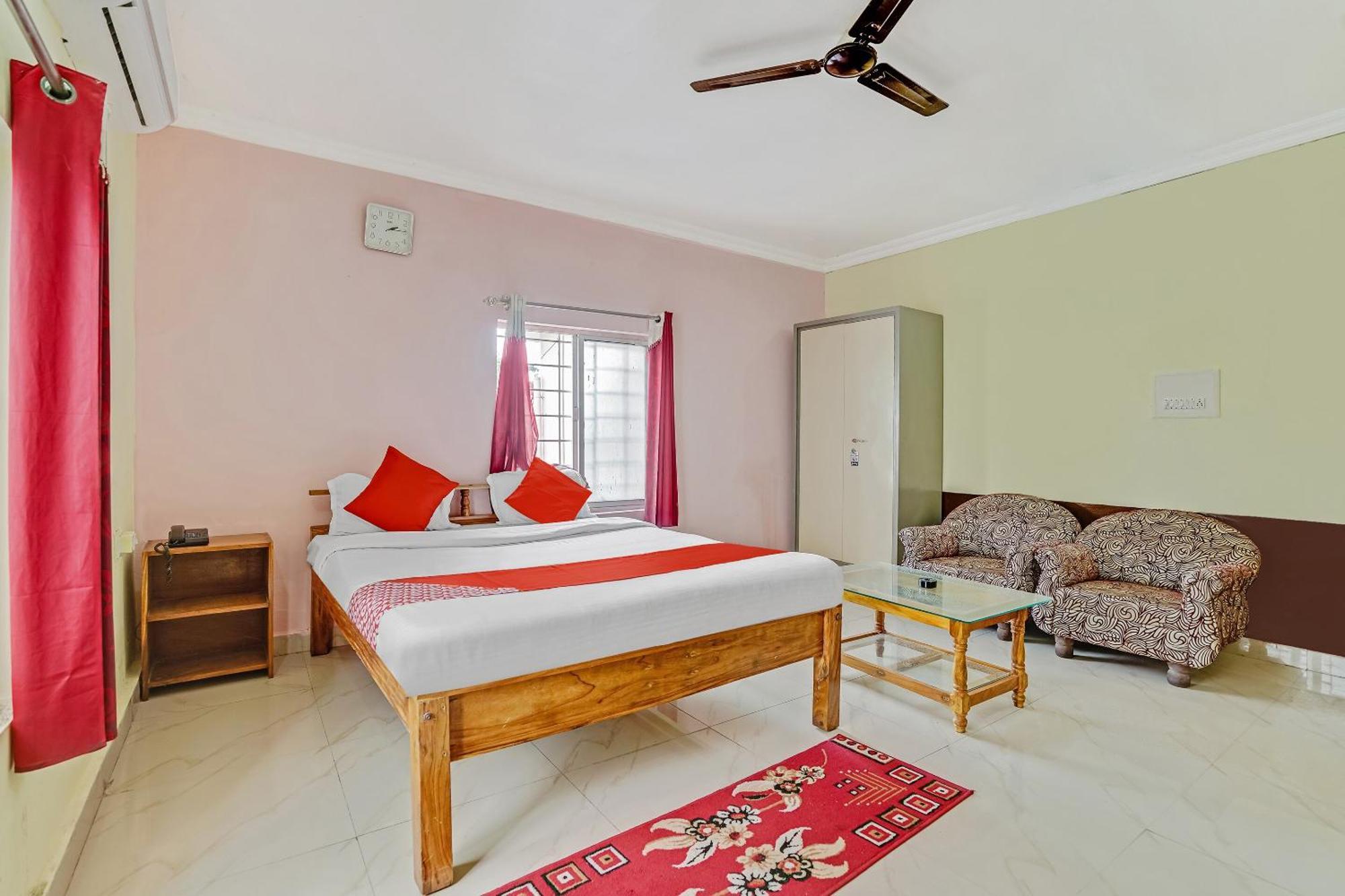 Oyo Flagship 9009 Tc Guest House บูบันเนสชวาร์ ภายนอก รูปภาพ