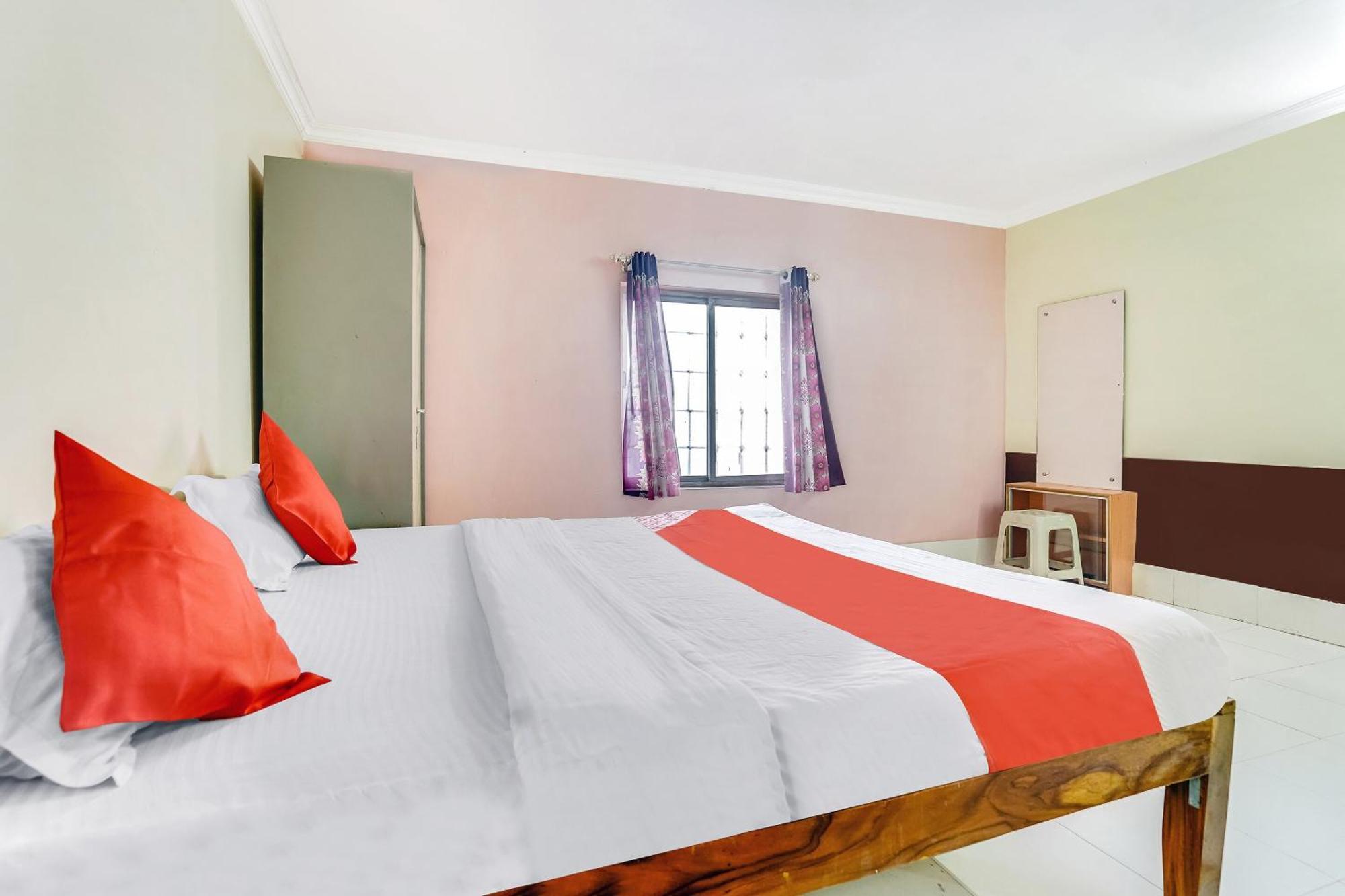 Oyo Flagship 9009 Tc Guest House บูบันเนสชวาร์ ภายนอก รูปภาพ