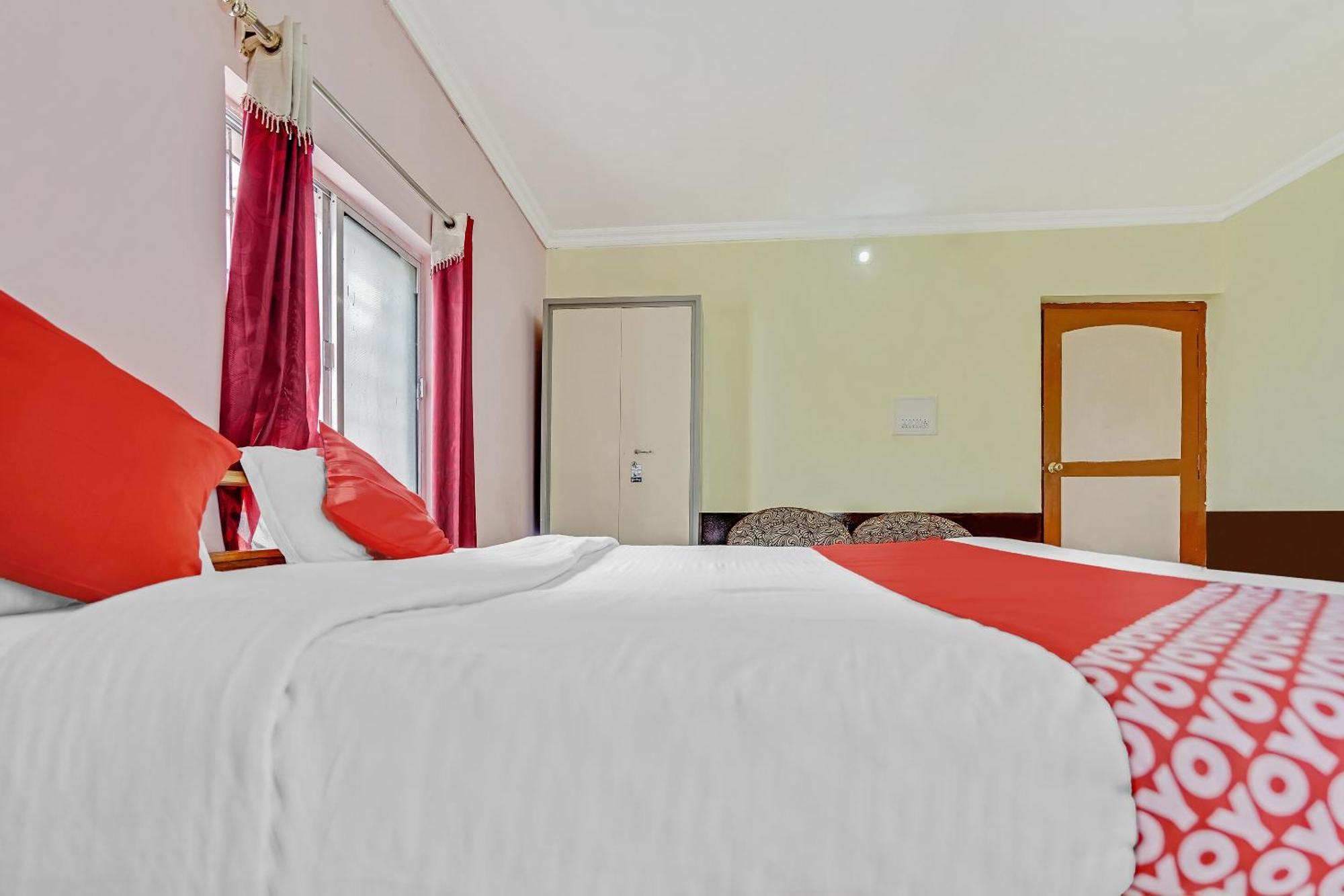 Oyo Flagship 9009 Tc Guest House บูบันเนสชวาร์ ภายนอก รูปภาพ