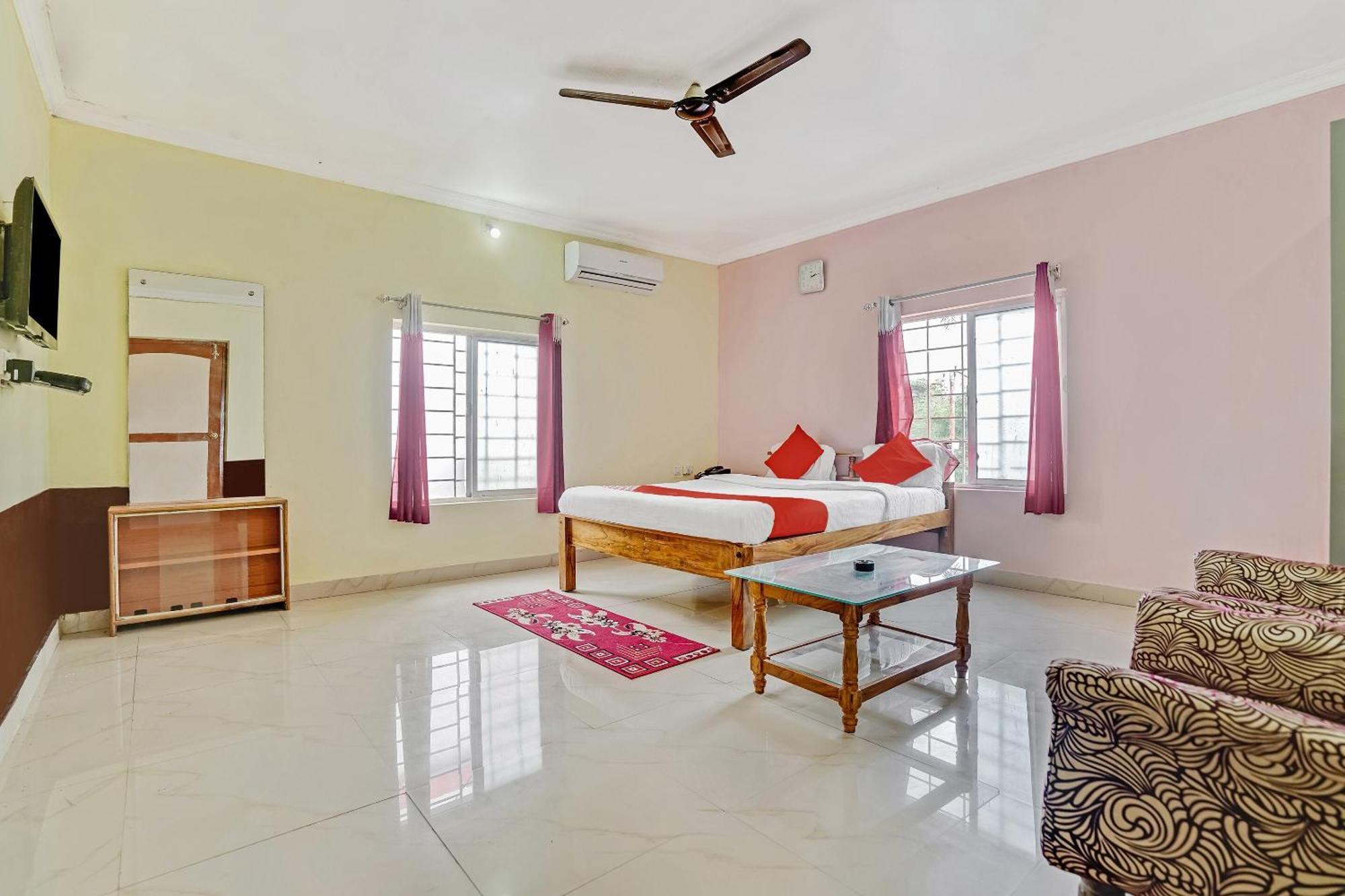 Oyo Flagship 9009 Tc Guest House บูบันเนสชวาร์ ภายนอก รูปภาพ