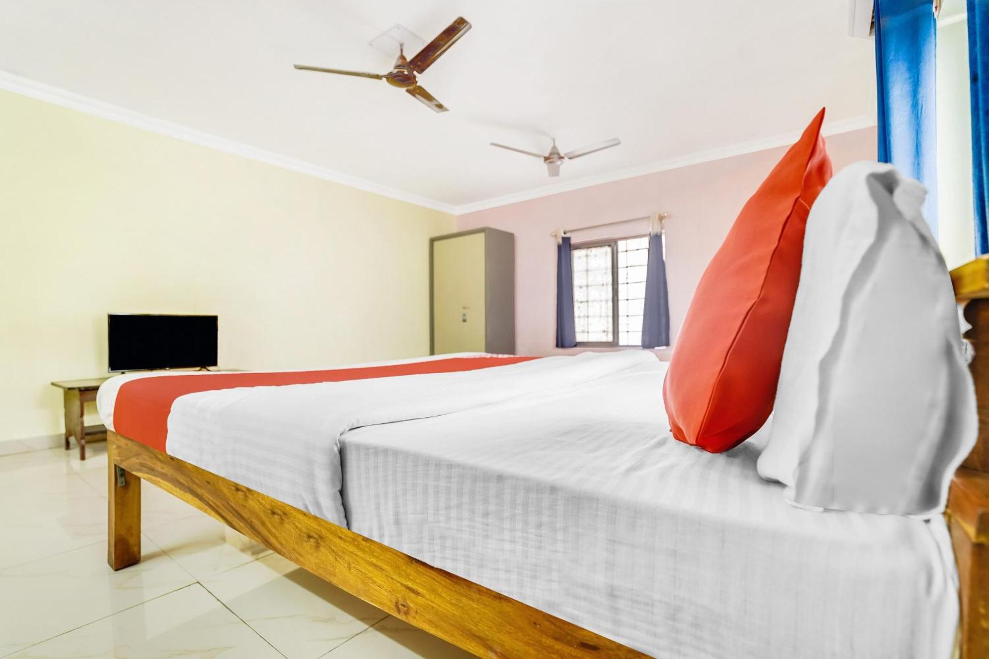 Oyo Flagship 9009 Tc Guest House บูบันเนสชวาร์ ภายนอก รูปภาพ