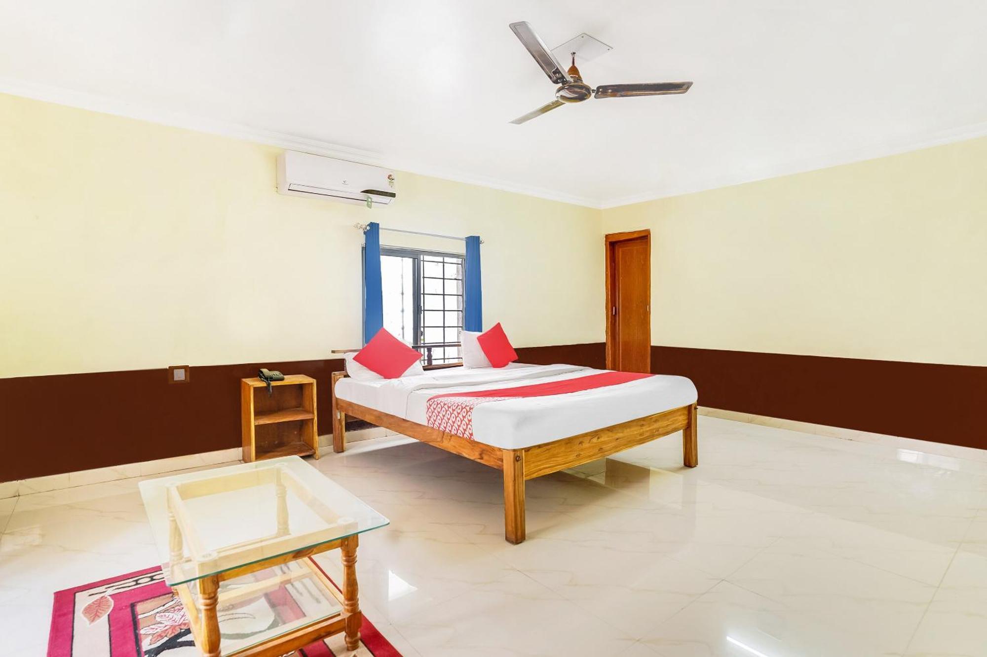 Oyo Flagship 9009 Tc Guest House บูบันเนสชวาร์ ภายนอก รูปภาพ