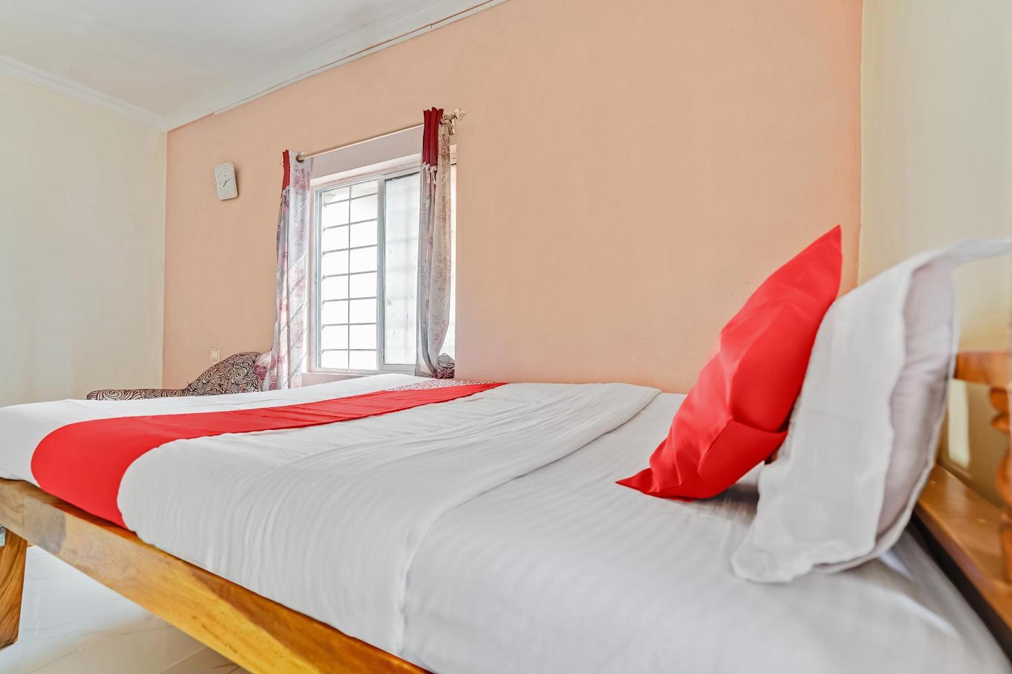 Oyo Flagship 9009 Tc Guest House บูบันเนสชวาร์ ภายนอก รูปภาพ
