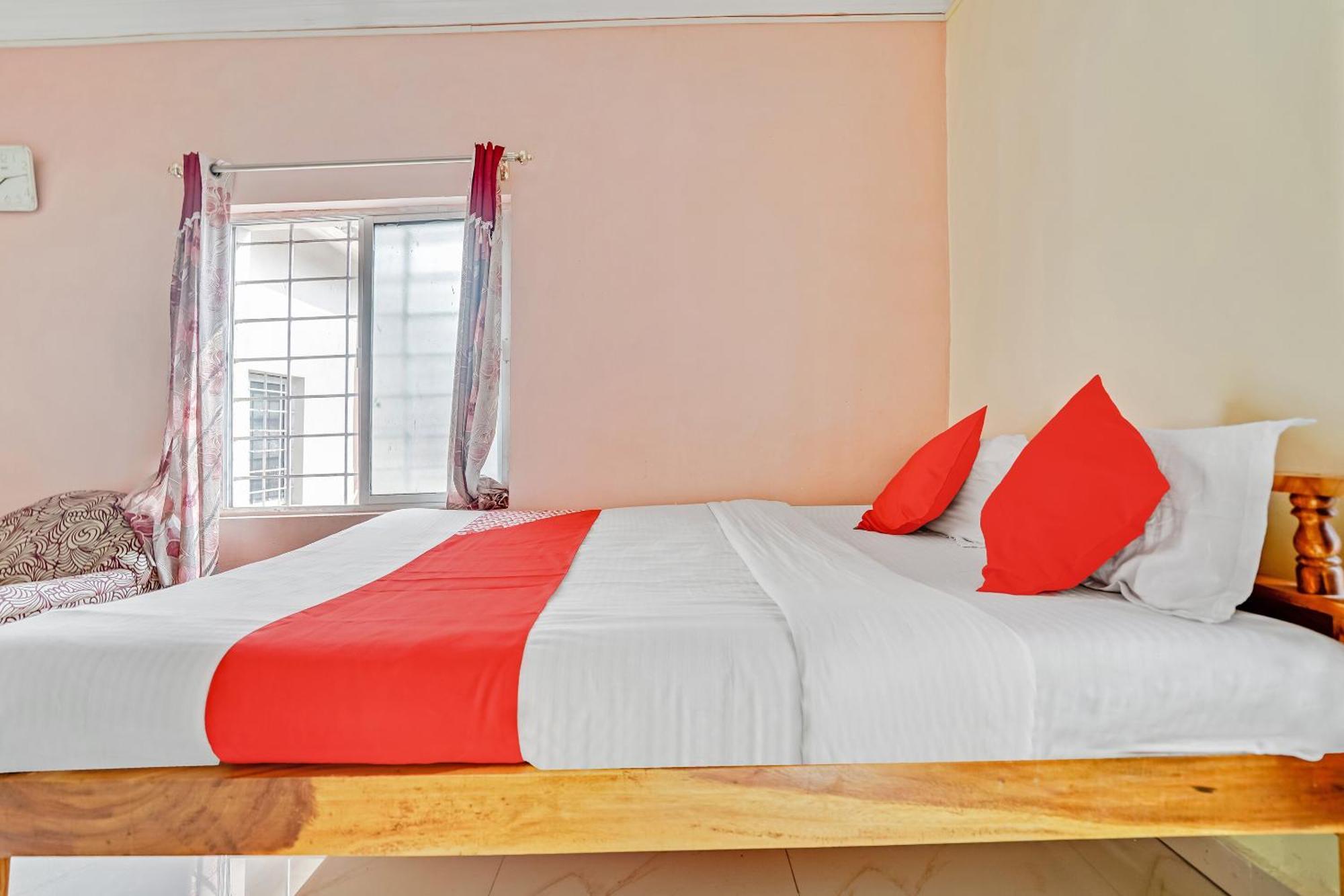 Oyo Flagship 9009 Tc Guest House บูบันเนสชวาร์ ภายนอก รูปภาพ