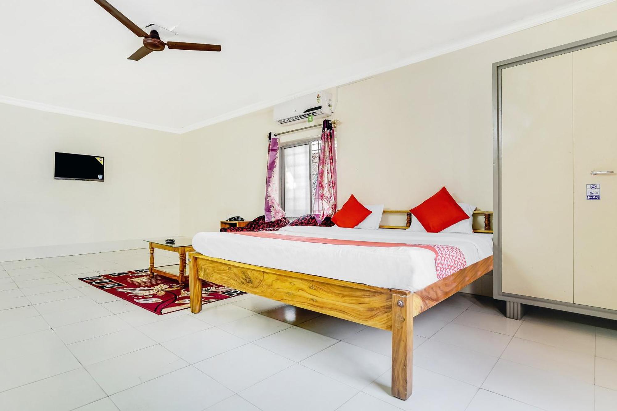 Oyo Flagship 9009 Tc Guest House บูบันเนสชวาร์ ภายนอก รูปภาพ