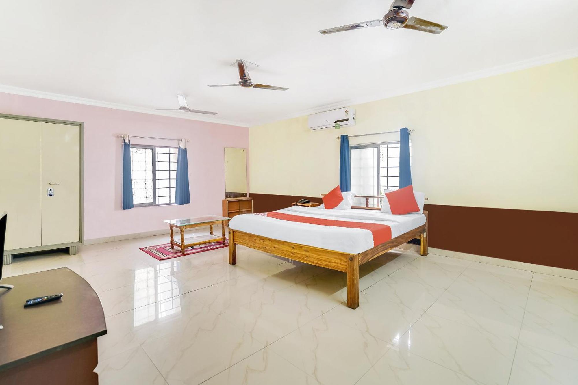 Oyo Flagship 9009 Tc Guest House บูบันเนสชวาร์ ภายนอก รูปภาพ