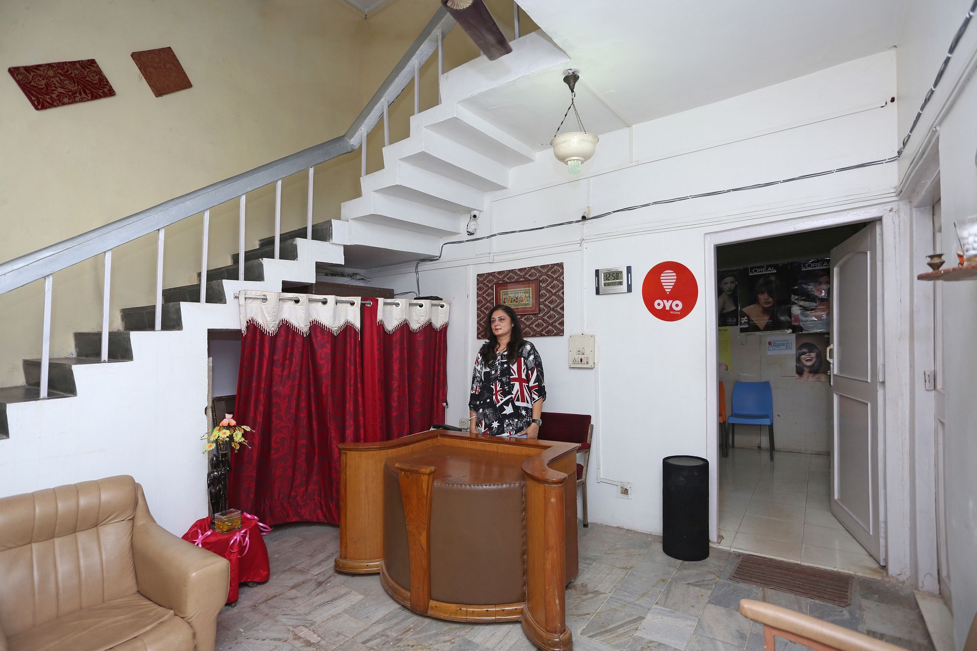 Oyo Flagship 9009 Tc Guest House บูบันเนสชวาร์ ภายนอก รูปภาพ